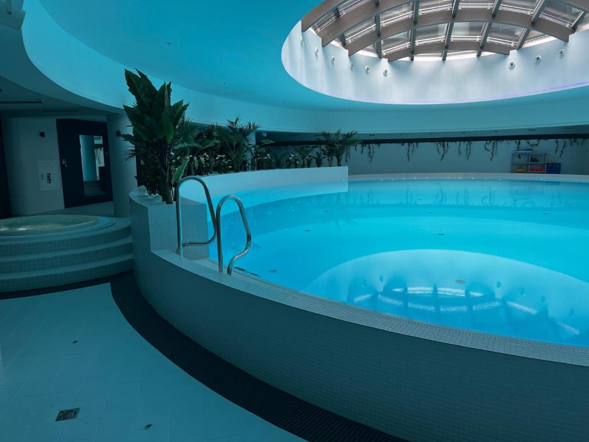 Hanza Tower Bohemia 22 Pool & Jacuzzi Szczecin Bagian luar foto